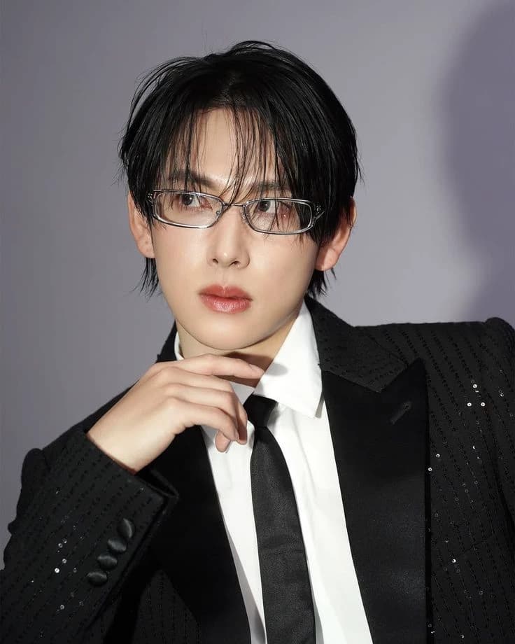 YIM SIWAN thumbnail