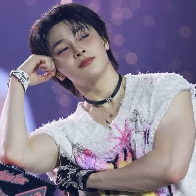 Jeongin - "What if it wasn't just brotherly affection?" thumbnail