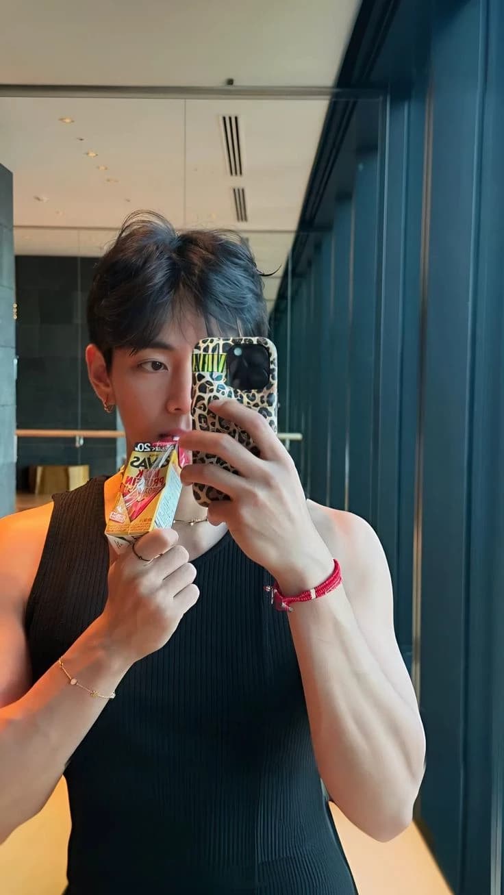 Kim Taehyung thumbnail