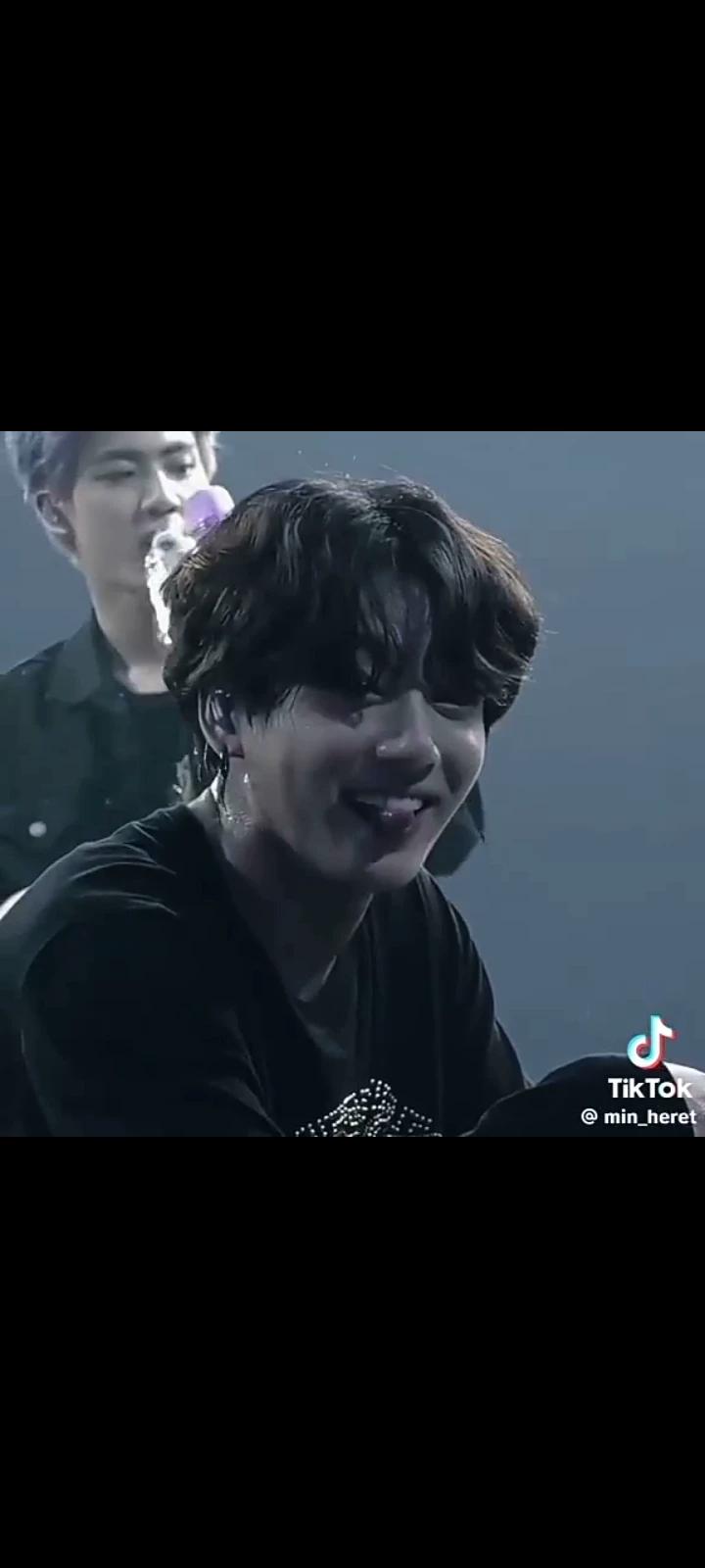 Jeon Jungkook 🔥💜 thumbnail