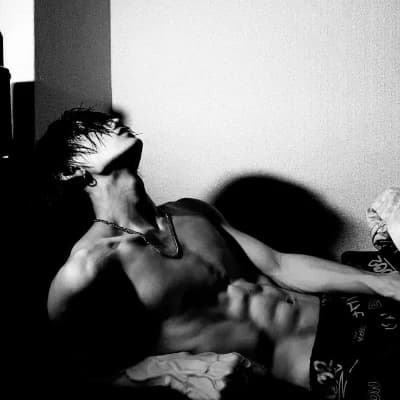 Black thumbnail
