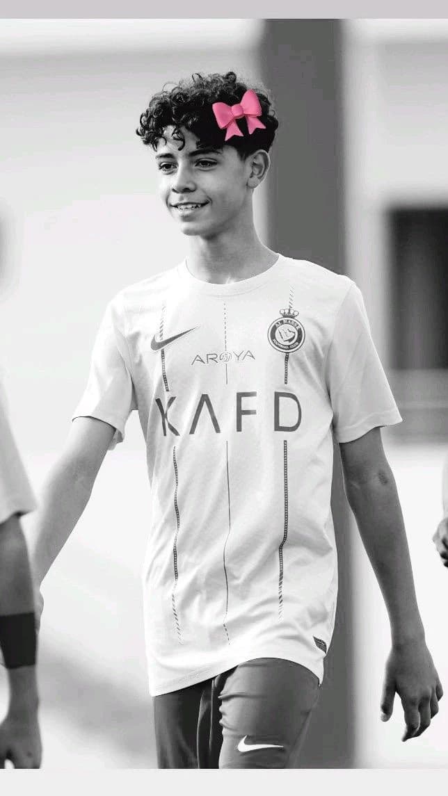 Cris jr thumbnail