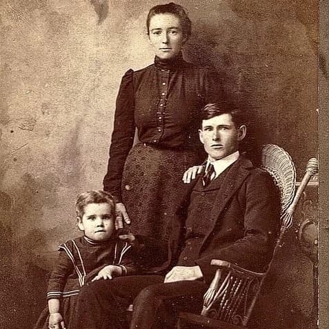 Abusive family thumbnail