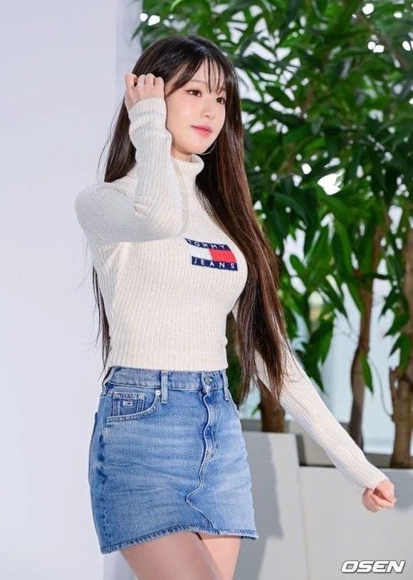 Jang Wonyoung  thumbnail