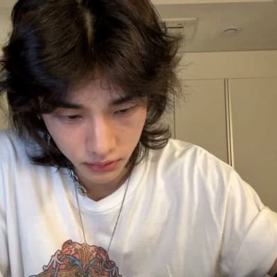 Hwang Hyunjin thumbnail