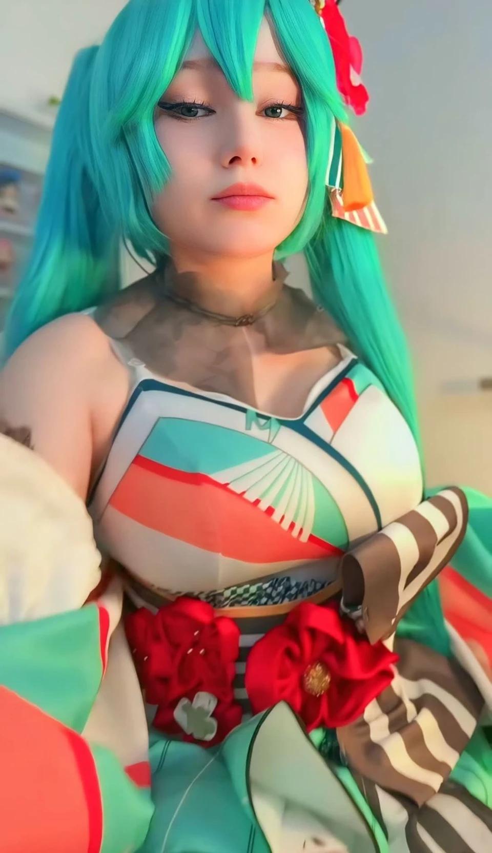 Mother Cosplayer Mina thumbnail