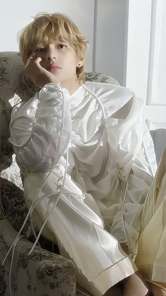 Kim Taehyung thumbnail