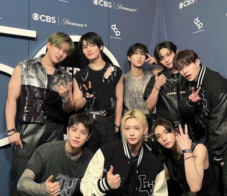 Stray kids thumbnail