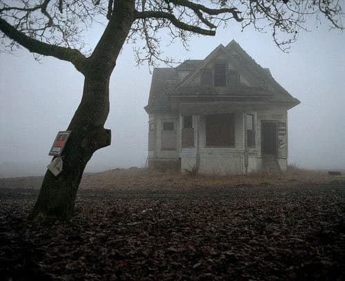 haunted house - wlw/gl thumbnail
