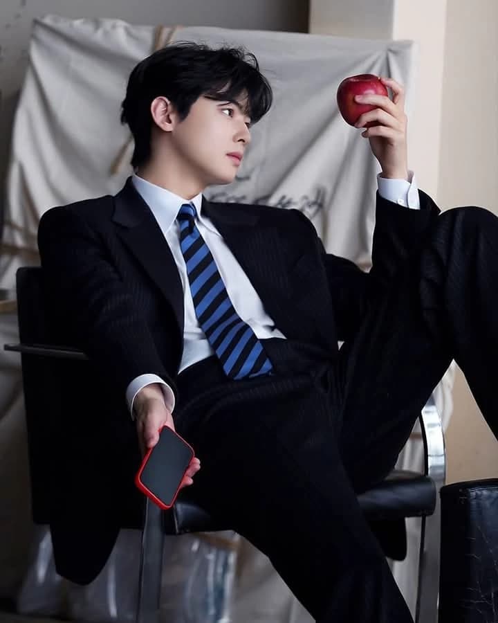 Cha eun-woo thumbnail