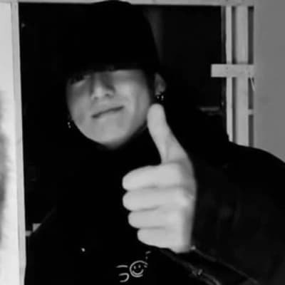→ Jeon Jungkook thumbnail