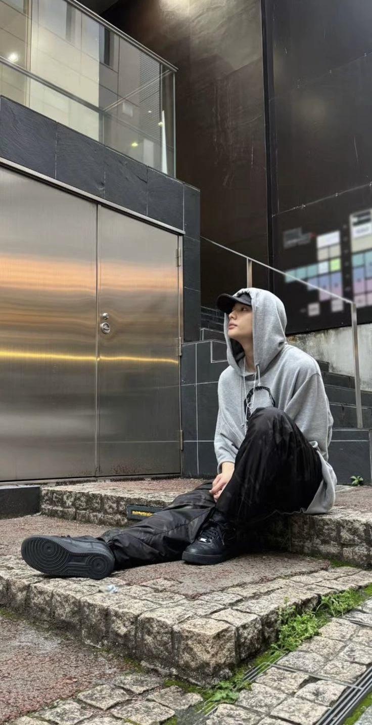 Hwang Hyunjin thumbnail