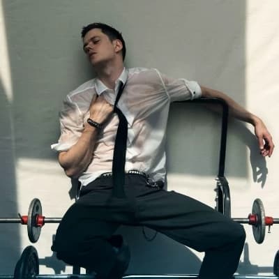 Bill Skarsgard thumbnail