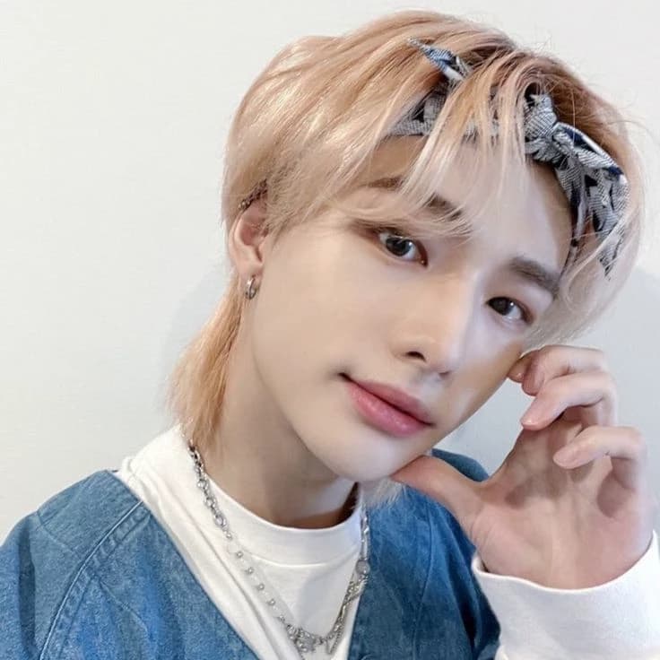 Hyunjin tu novio thumbnail