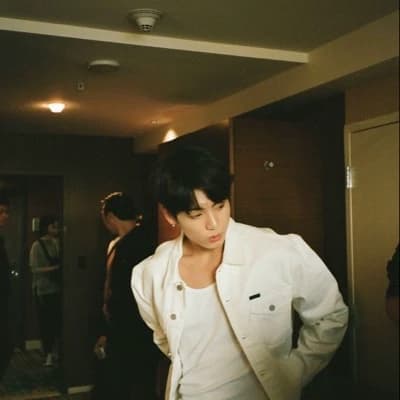 Jeon Jungkook thumbnail
