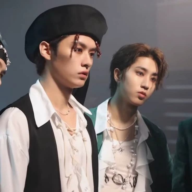 Han Jisung/BL thumbnail