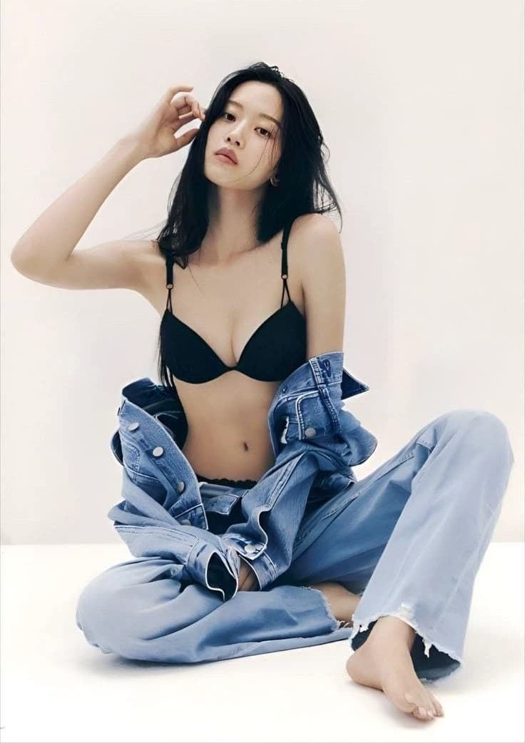 Moon Ga Young  thumbnail