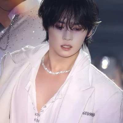 Lee Know thumbnail