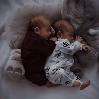 twin babies thumbnail