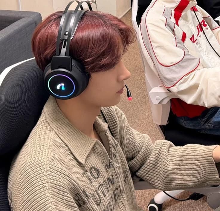 Lee Heeseung  thumbnail