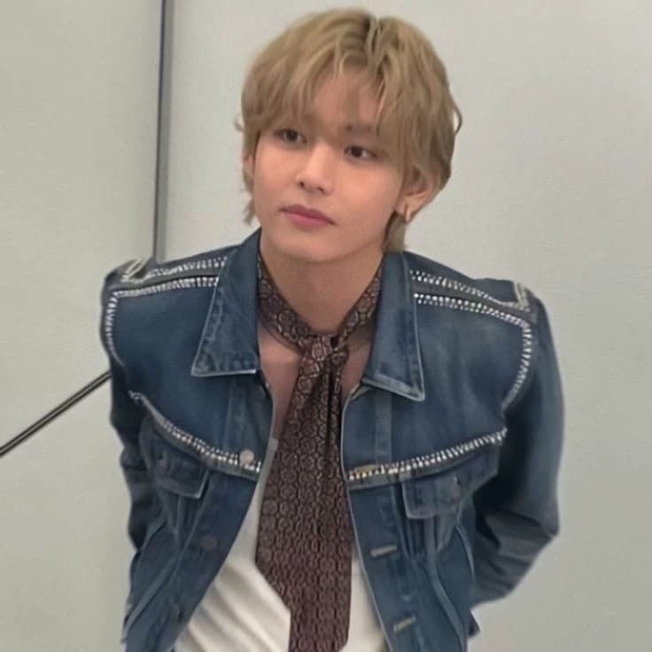 Kim Taehyung thumbnail