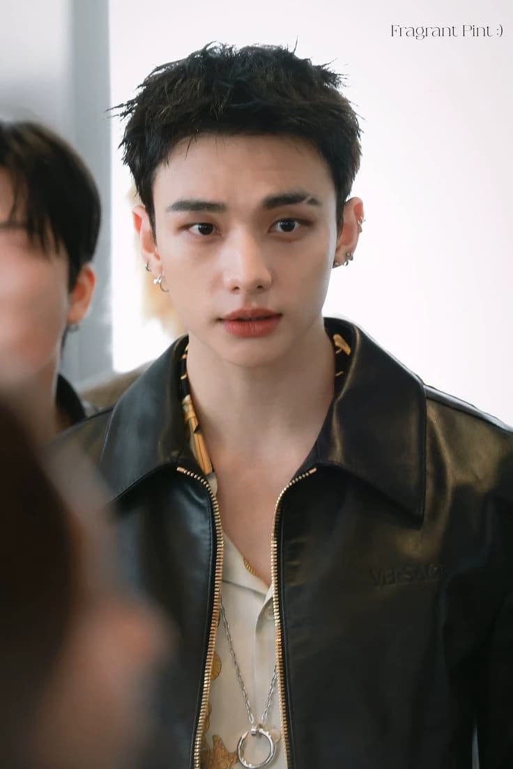 Hwang Hyunjin - mafioso thumbnail