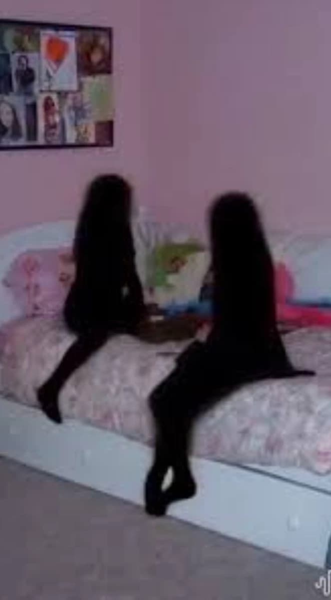 Dreamcore girls thumbnail