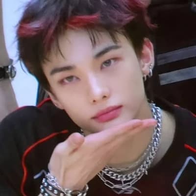 Hwang Hyunjin thumbnail