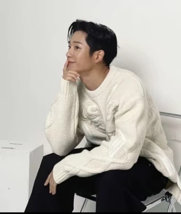 Jung Hae-In  thumbnail