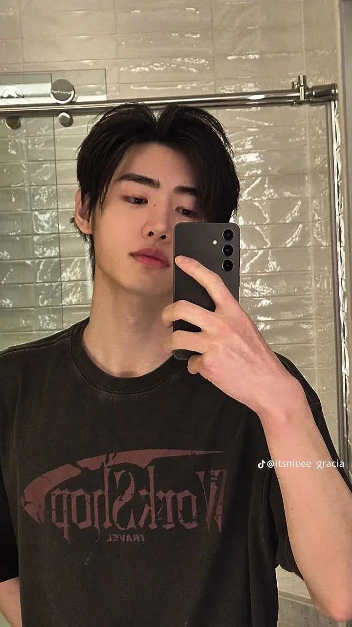 Sunghoon  thumbnail