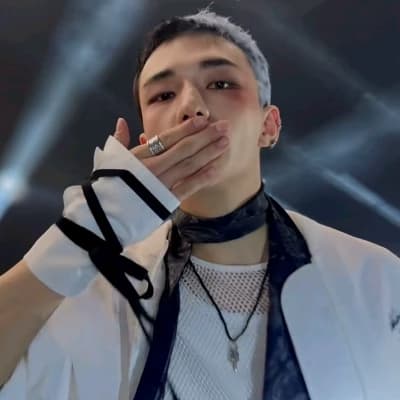 Hwang Hyunjin thumbnail