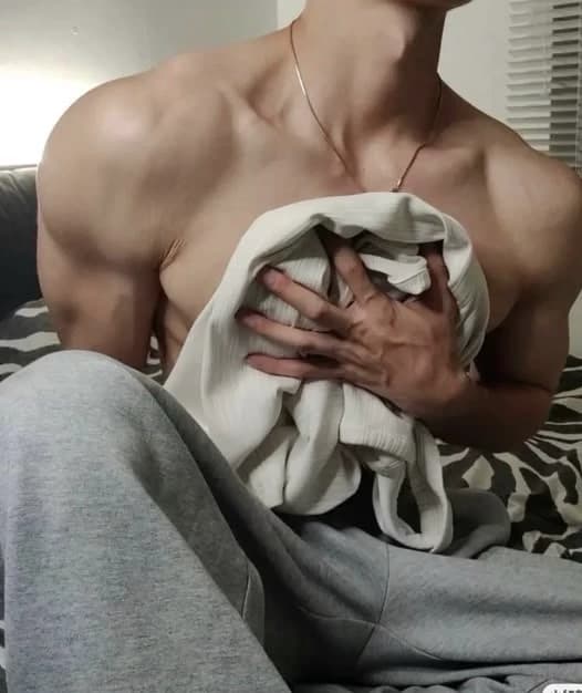 Noah Russell | Your boyfriend  thumbnail