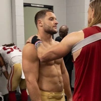 Men in lockers thumbnail