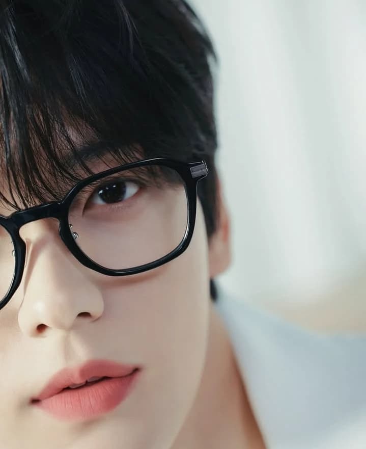 Soobin loves you in secret and is very affectionate with you thumbnail