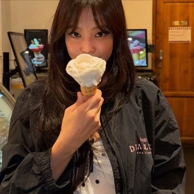 Jennie thumbnail