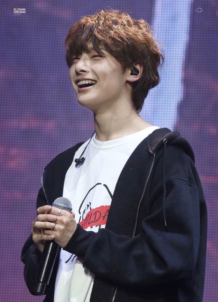 Jeongin 🤓🫦 thumbnail