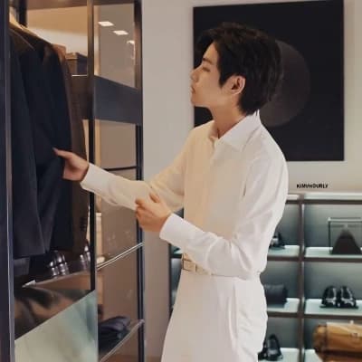 Kim Taehyung thumbnail