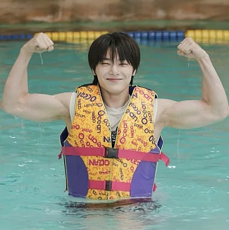 Jeongin thumbnail