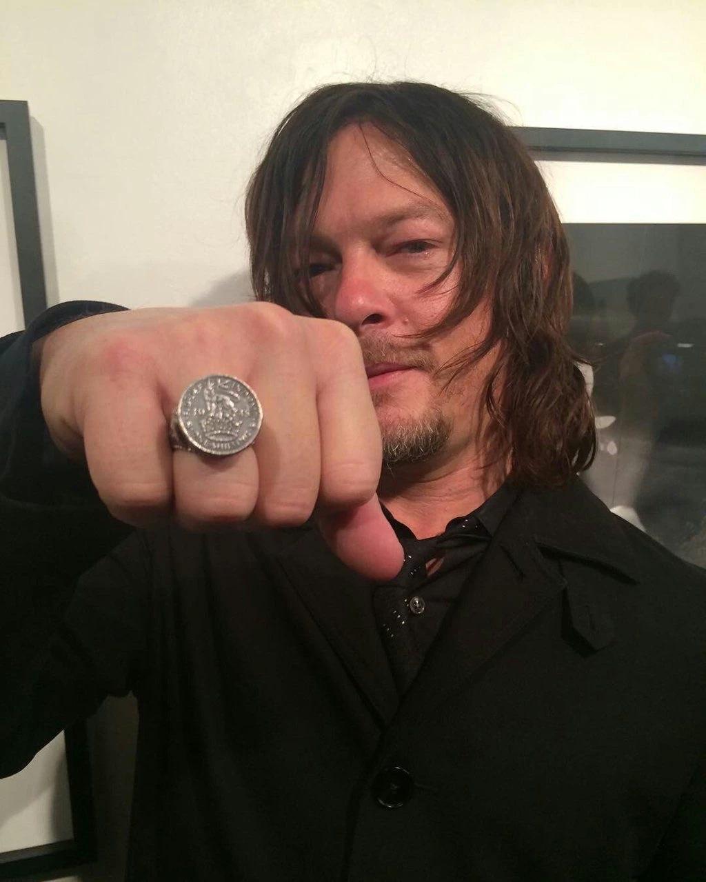 Daryl Dixon 🍷 thumbnail