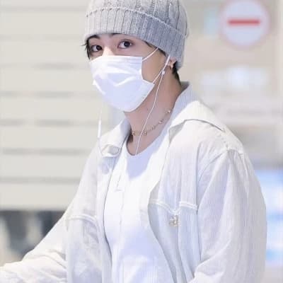 Kim Taehyung thumbnail
