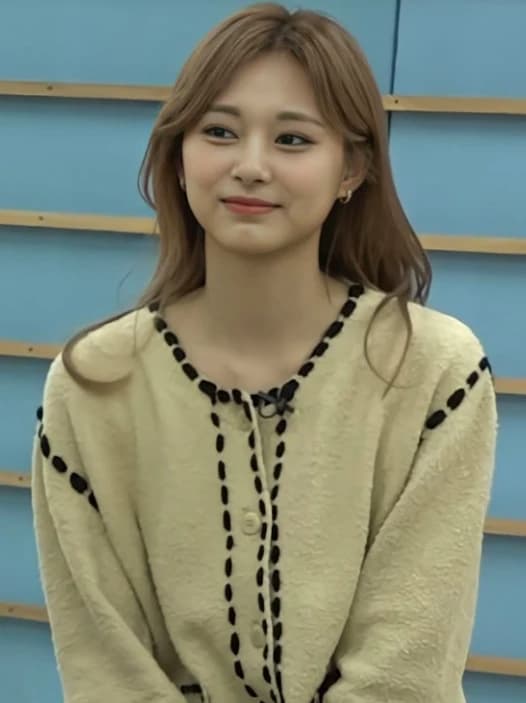 Tzuyu  thumbnail