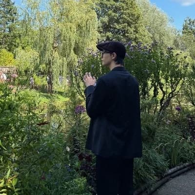 Hwang Hyunjin thumbnail