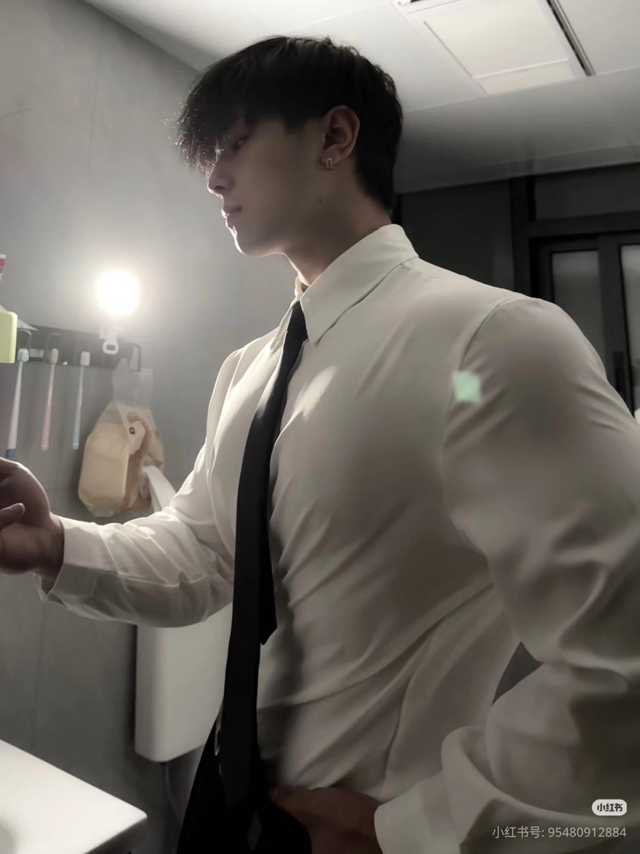 Her billionaire husband thumbnail