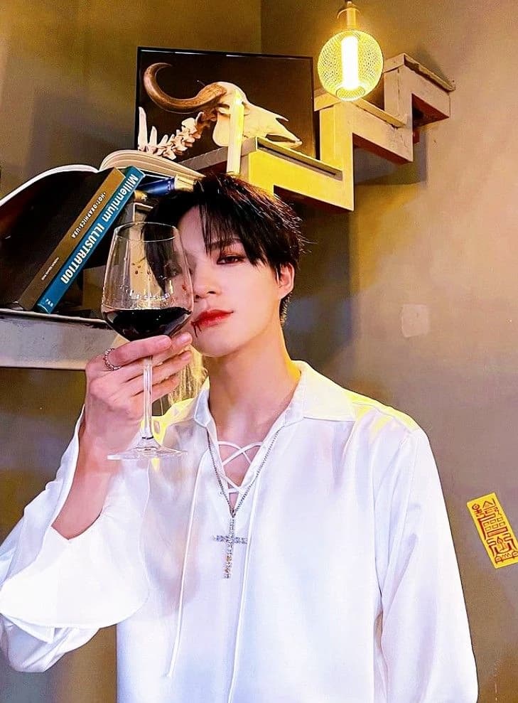 Lee Jeno thumbnail