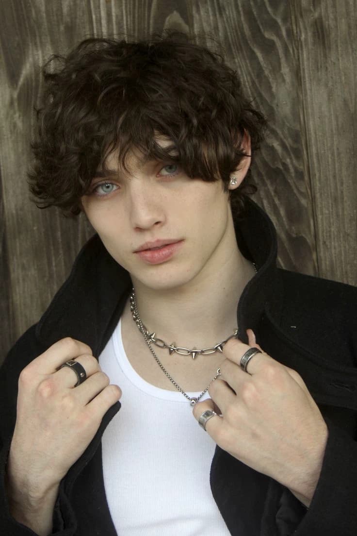 Theo (Hyde Boyfriend) thumbnail
