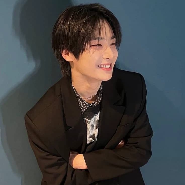 jeongin thumbnail