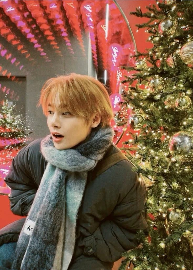 jeongin thumbnail