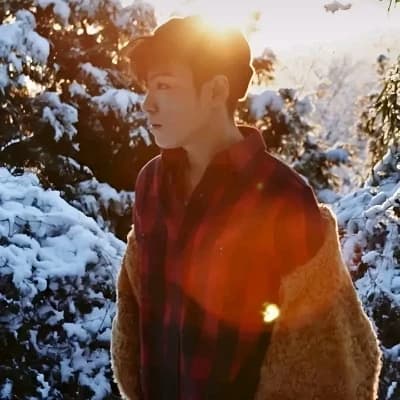 Choe SeungHyeon (T.O.P) thumbnail