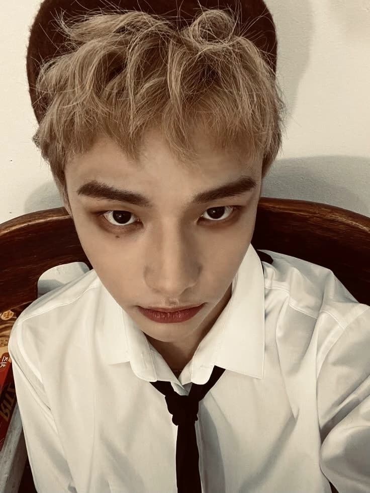 Hwang Hyunjin thumbnail