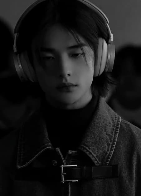 Hyunjin thumbnail